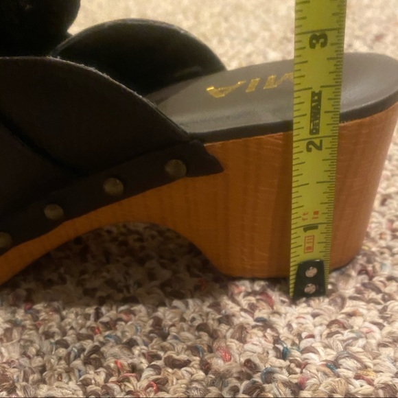 MIA brown daisy clogs with studs size 7 - Picture 12 of 15